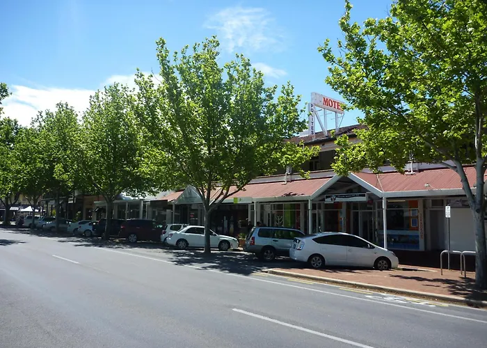 Adelaide Travellers Inn Backpackers Hostel